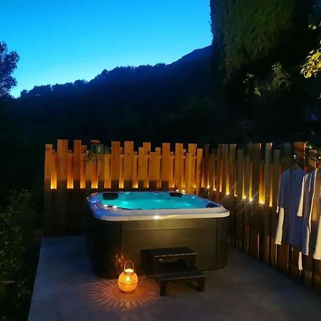 Maison A La Campagne Avec Spa Et Piscine Tourrettes-sur-Loup Exterior foto