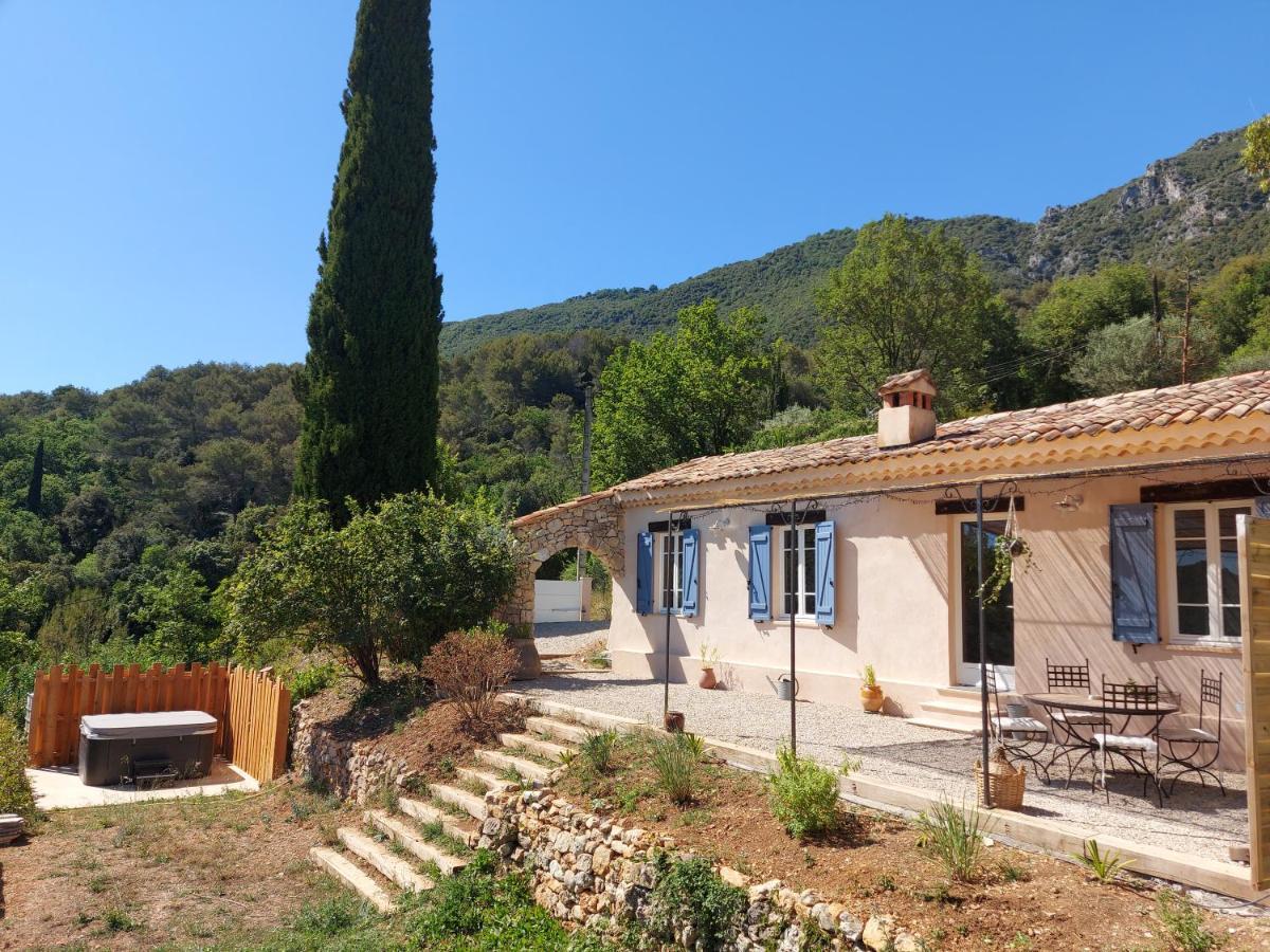 Maison A La Campagne Avec Spa Et Piscine Tourrettes-sur-Loup Exterior foto