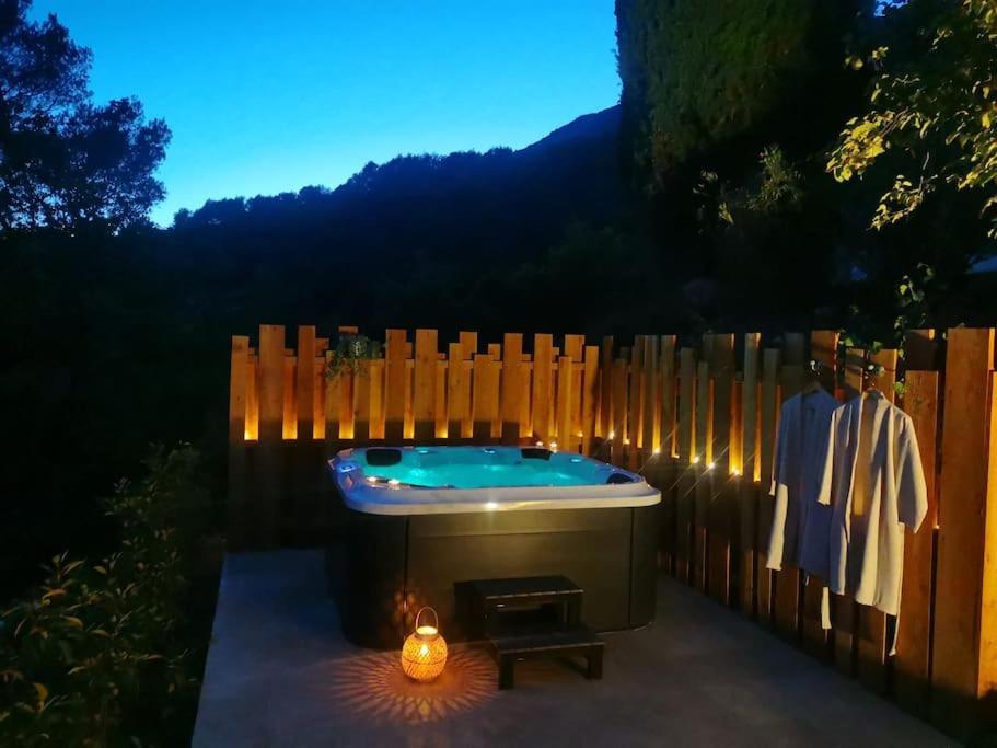 Maison A La Campagne Avec Spa Et Piscine Tourrettes-sur-Loup Exterior foto